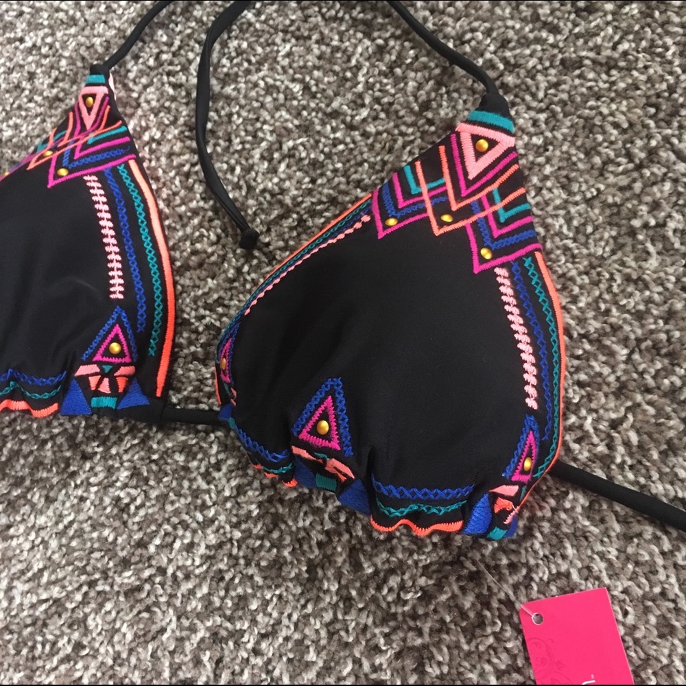 Triangle Design Bikini Top - Picture 3 of 8